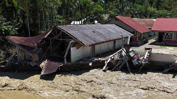 Kementerian Pendidikan: Lebih Dari Seribu Sekolah Rusak Akibat Banjir Sumatera